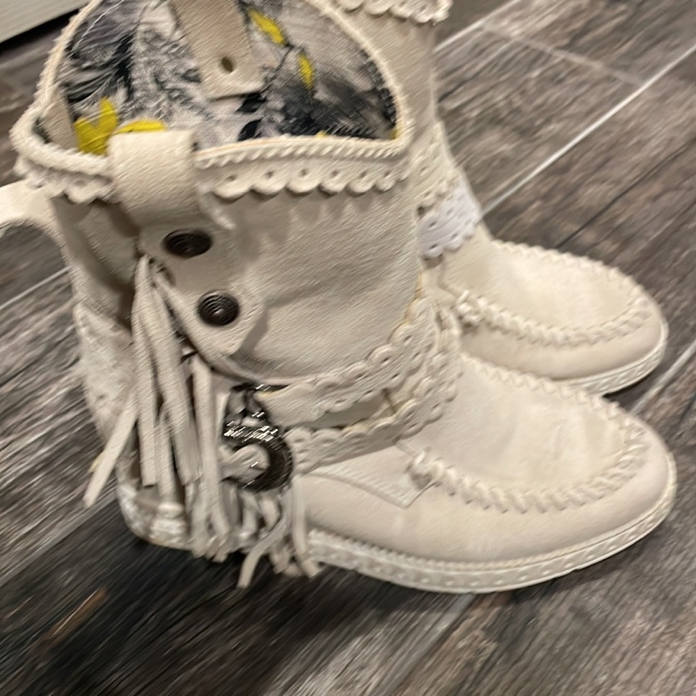 European boots - Picture 3 of 5